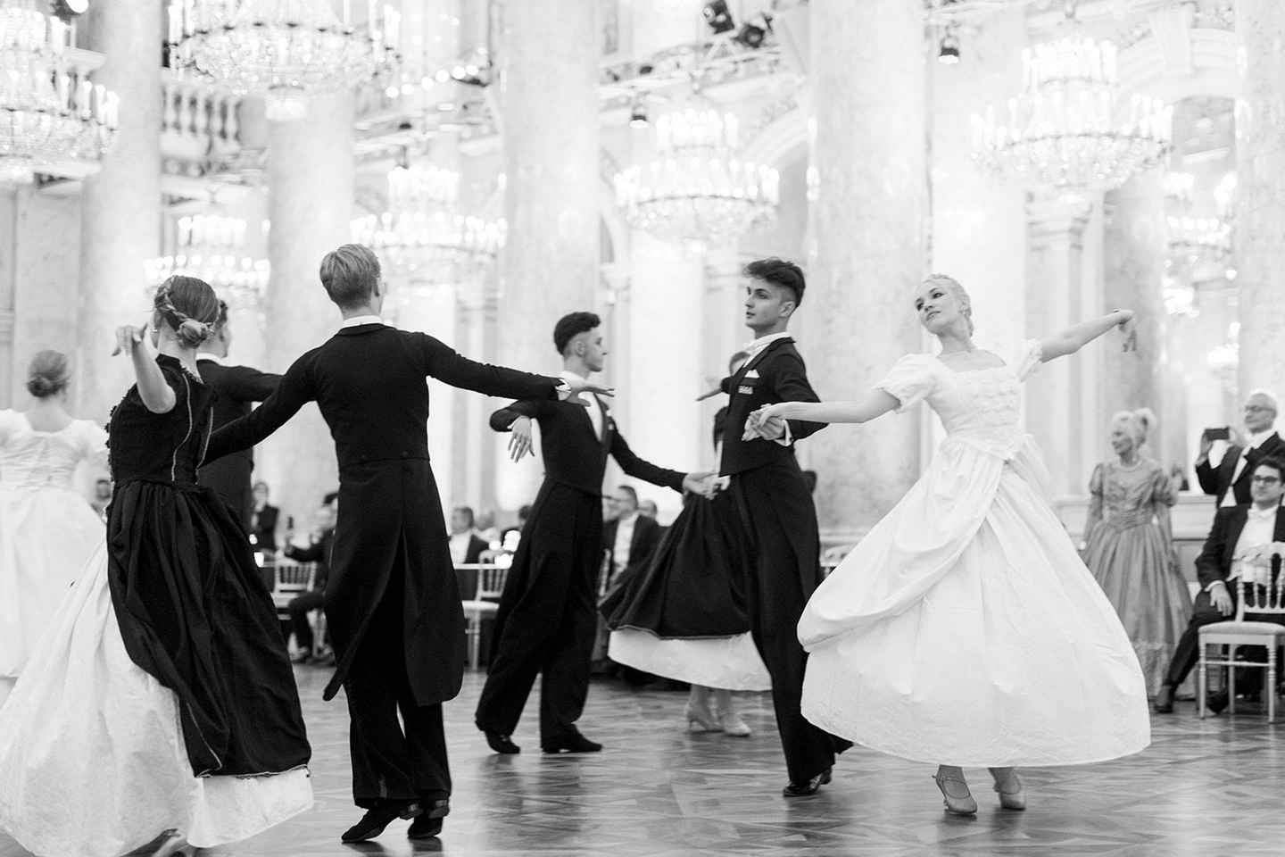Viena: Preparación para el Baile Clásico y Taller de Vals