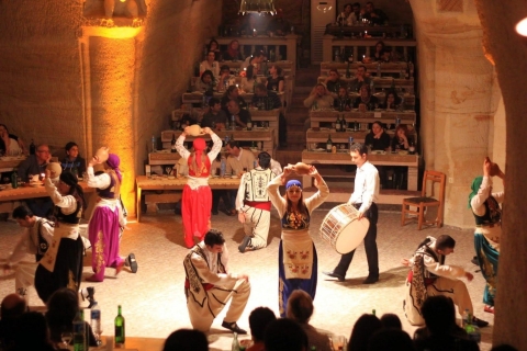 Cappadoce : Dîner traditionnel turc et spectaclesDîner et spectacles turcs traditionnels - Point de rencontre