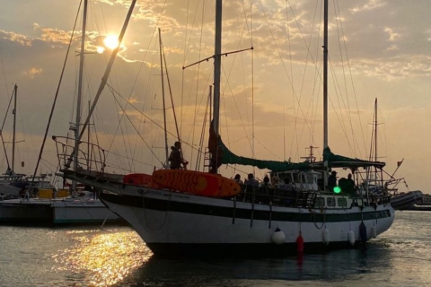 Tour naar Bahia Concha per zeilbootconcha baai zeilboot