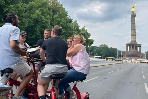 Bierfiets &amp; Partyfiets: Onvergetelijke stadstour door Berlijn incl. pick-up