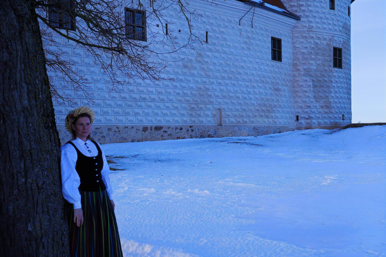 From Riga: Guided Day Tour to Rundale Palace & Bauska Castle