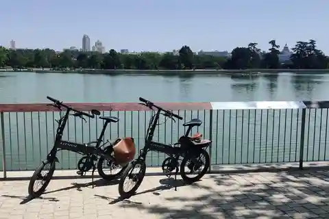 Madryt: Architectural Evolution E-Bike Tour