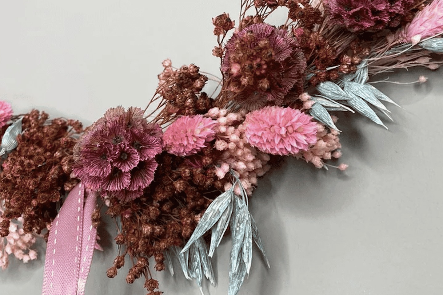 Munich: Hair Wreath Making Workshop with Prosecco