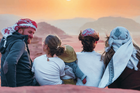 Deserto del Wadi Rum: Tour di un giorno in Jeep e pranzo tradizionale