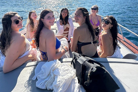 From Positano: Day Trip to Amalfi Coast - Group Tour by Boat