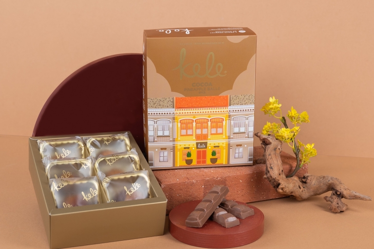 Kele Ananastörtchen/Ball Souvenir Box (Chinatown Pick up)6 Stück Jade-Ananas-Kugeln (Pandan) Peranakan Box
