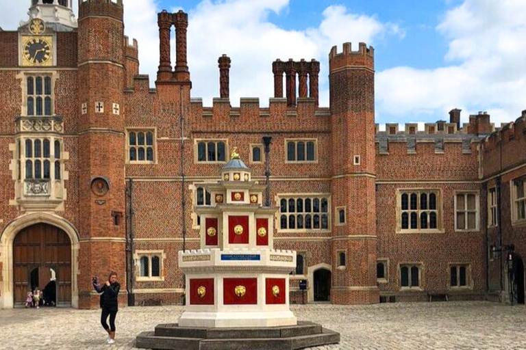 Hampton Court Palace Half-Day Trip from London with Tickets