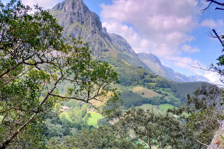 RAMALES DE LA VICTORIA, CANTABRIA: VIA FERRATA OF CALIZ, INITIATION