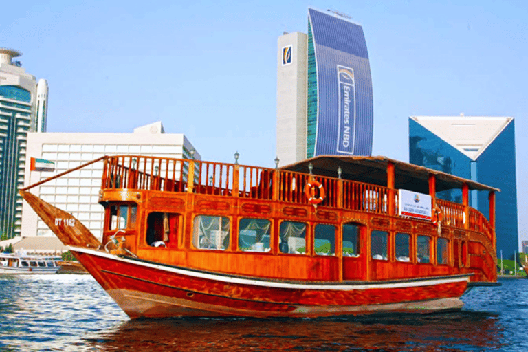 Dubai: Dhow Dinner Cruise op de Creek of in de jachthaven met live showsRondvaart door de jachthaven