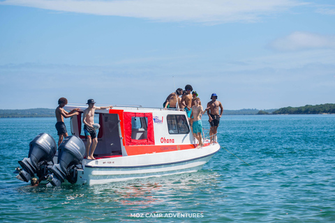Maputo: Santa Maria Beach Cruise with Snorkeling & Brunch