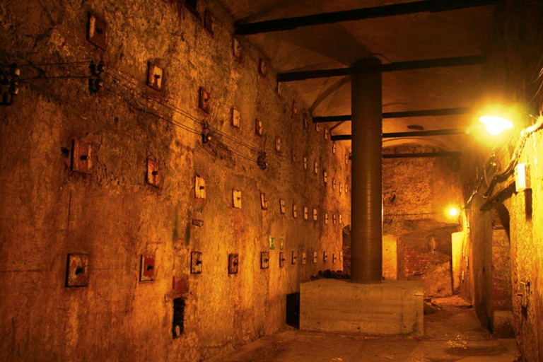 Nuremberg: Old Town and Rock Walk Guided Tour Combo Nuremberg: Combined Guided Tour: Old Town Walking Tour and Cliff Walks