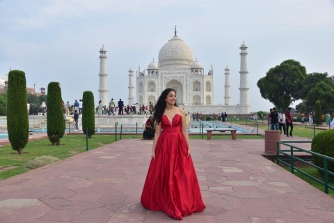 à partir d'Agra : visite sans file d'attente du Taj Mahal et du fort d'AgraDepuis Agra : Visite avec voiture AC, chauffeur, guide et droits d'entrée