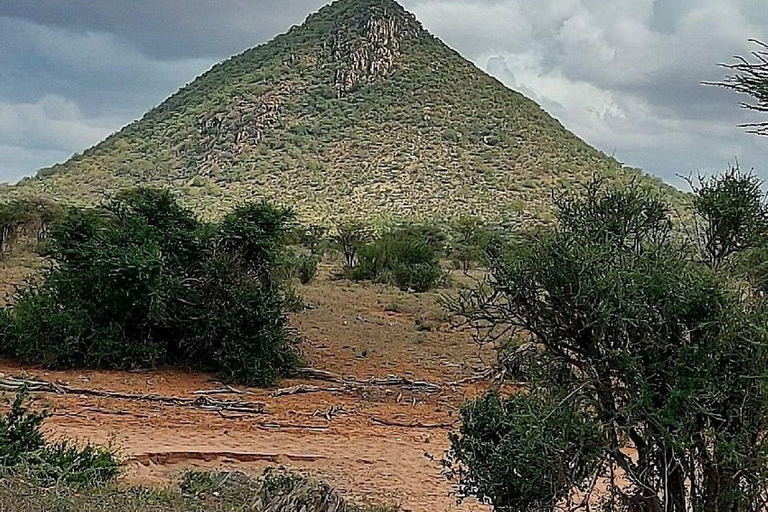 3 Days, 2 nights safari to Samburu National Reserve 3 Days private safari in a 4x4 Landcruiser jeep