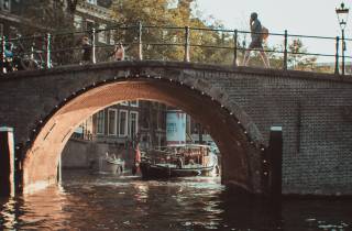 Amsterdam: Foodtour mit Grachtenrundfahrt und Verkostungen