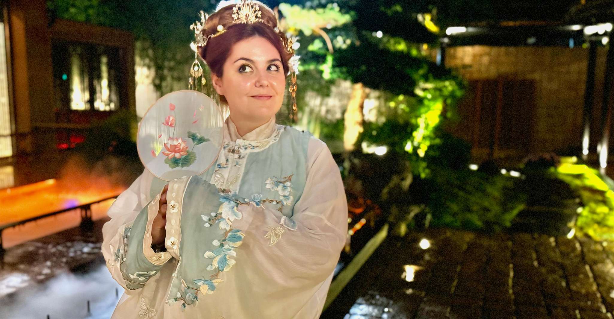 Shanghai Guided Royal Banquet Photo with Massage Option photo 1