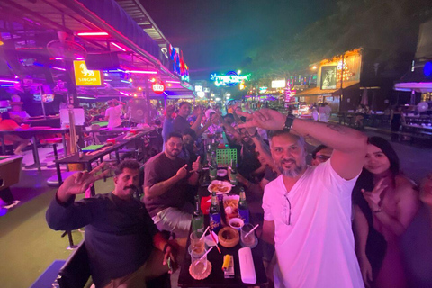 芭堤雅：夜生活之旅（含屋顶酒吧和步行街）Pattaya: Nightlife Tour with Rooftop Bar &amp; Walking Street