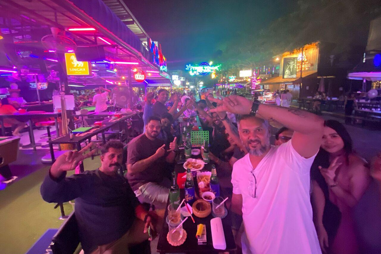 芭堤雅：夜生活之旅（含屋顶酒吧和步行街）Pattaya: Nightlife Tour with Rooftop Bar &amp; Walking Street