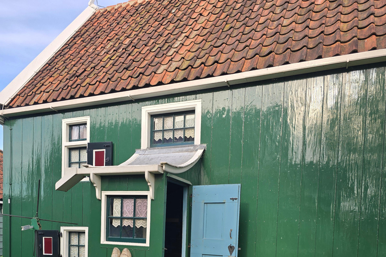 From Amsterdam: Keukenhof Tulips, Windmills & Volendam