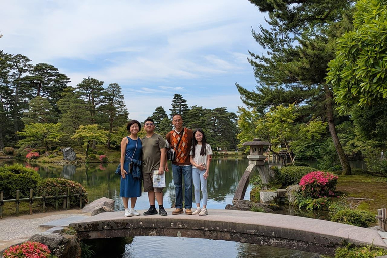 Tour di un giorno a Takayama, Shirakawa-go e KanazawaTakayama, Shirakawa-go &amp; Kanazawa Full-Day Tour