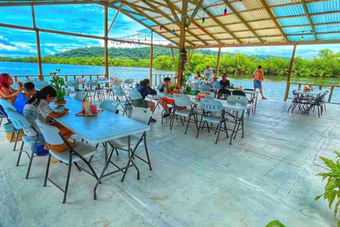 Seafood Gastronomic Tour to the Floating Restaurant of Puntarenas by boat