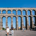 Madrid: tour di Toledo e Segovia con cattedrale, Alcazar e pranzo