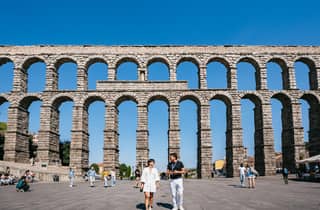 Madrid: Toledo & Segovia Tour mit Kathedrale, Alcazar & Mittagessen