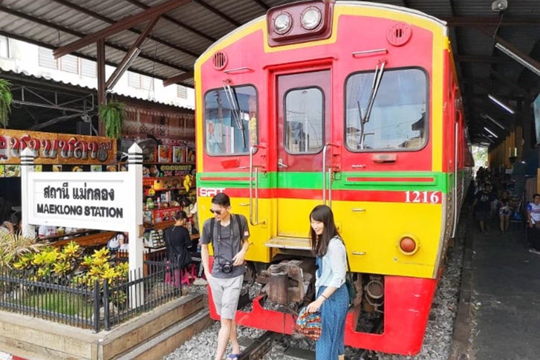 Visite du marché ferroviaire de Damnoen Saduak et Maeklong (visite de groupe)Visite privée