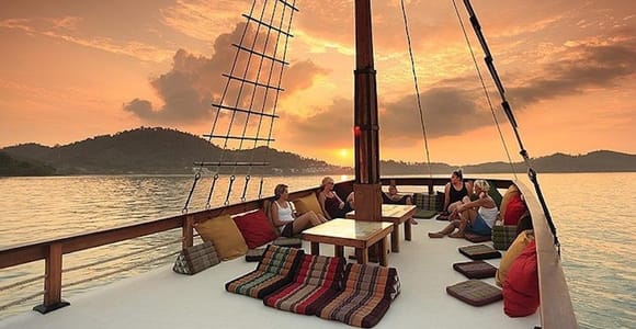 Phuket: Sunset Exclusive Evening Experience
