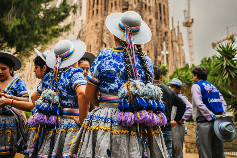 Barcelone : visite à pied de la Sagrada Família et du quartier gothiqueEnglish Guide