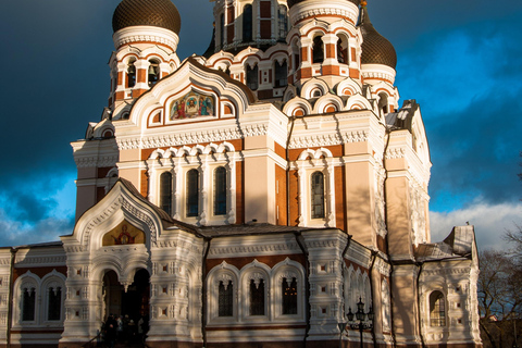 Tallinn: Private Old Town Walking Tour with Local Guide