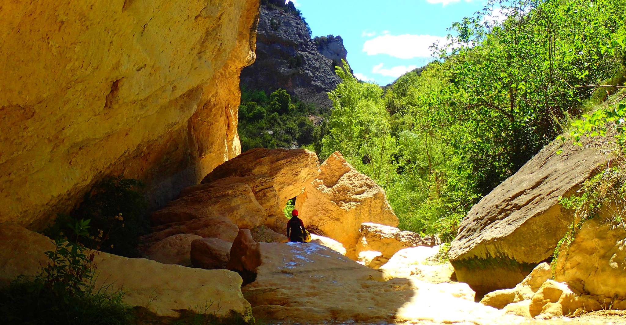 Canyoning Day Trip in Sierra de Guara - Housity