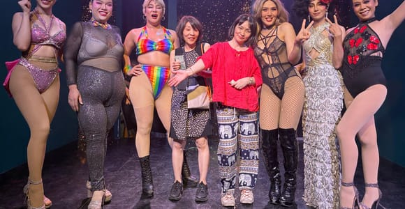 Chiang Mai: Ladyboy Cabaret – Stories, Dinner and Sparkle