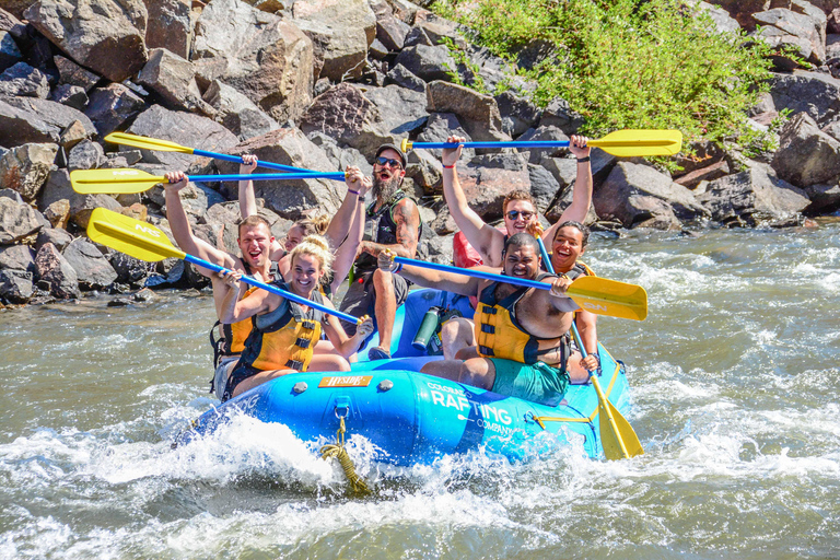 Vail CO: Rafting em águas brancas no Rio Colorado para toda a famíliaBond, CO: Rafting em águas brancas no Rio Colorado para toda a família