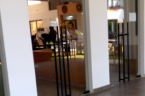 Accra: National Art Museum & Makola Market Experience