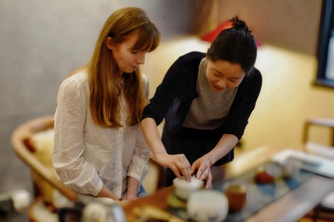 Tea with a BBC-Featured Chinese Tea Mentor (Small Group)