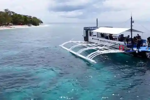 Bohol: Dolphin Watching & Snorkeling at Balicasag Island