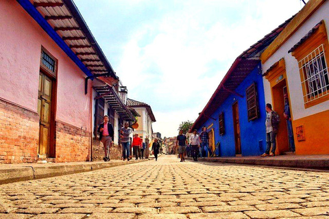 Bogotá: La Candelaria Street Food Tour with 7 Tastings