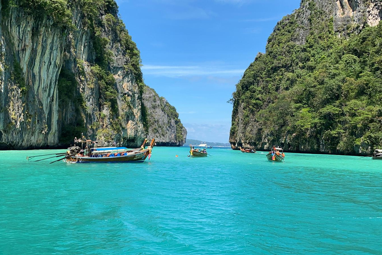 Phuket: Excursión en catamarán rápido por Phi Phi y Maya Bay