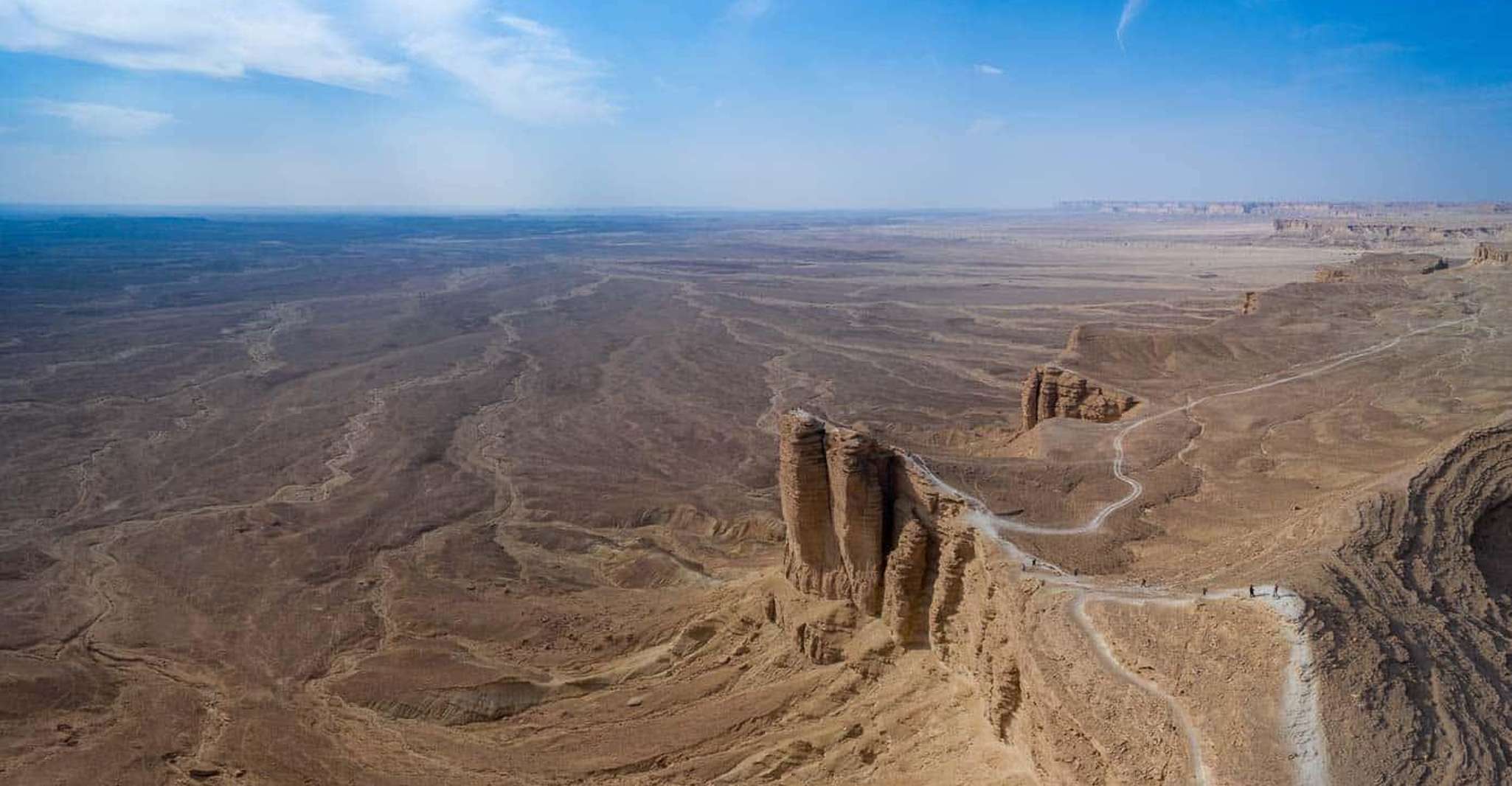 Riyadh Edge of The World, Bat caves with dinner visit by bus photo 7