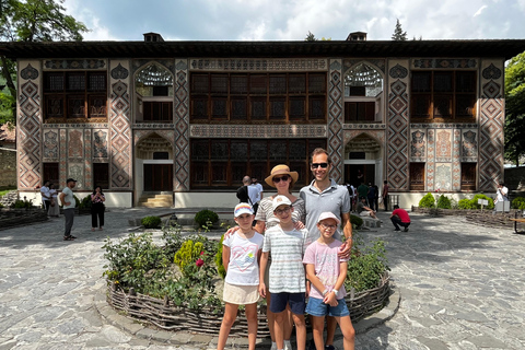 من باكو: جولة شيكي مع شريك سفر بي بي سي (خاص)