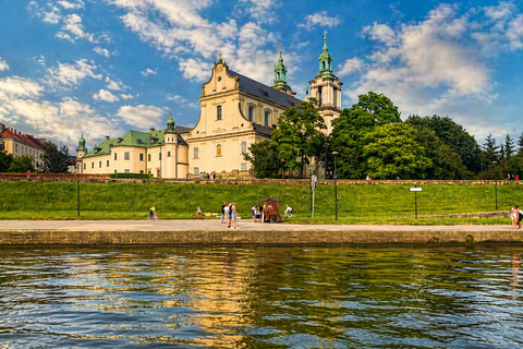 Krakow: Vistula River Sightseeing Cruise with Audio Guide