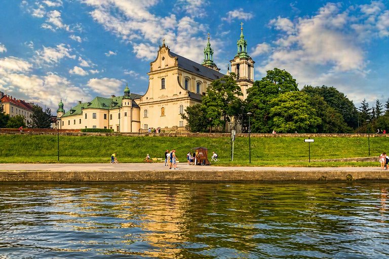 Krakow: Vistula River Sightseeing Cruise with Audio Guide