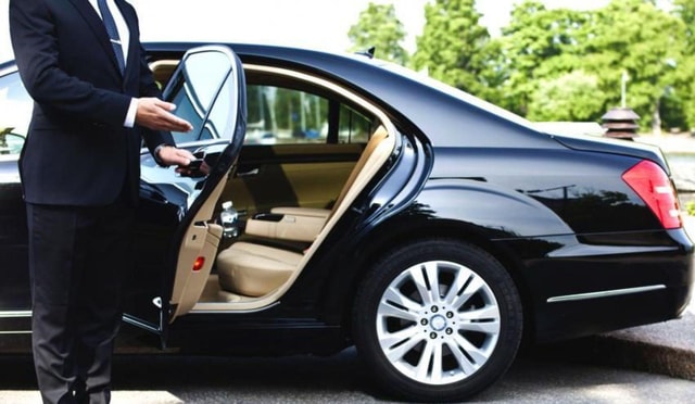 Private car Hanoi / Noi Bai Airport to Or from Sapa