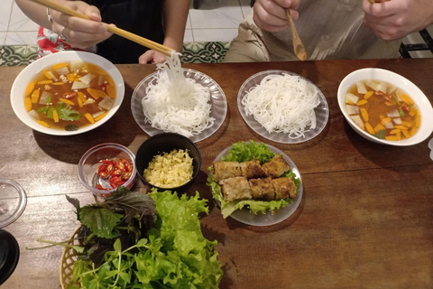 Hoi an food tour with 8 different street food tasting