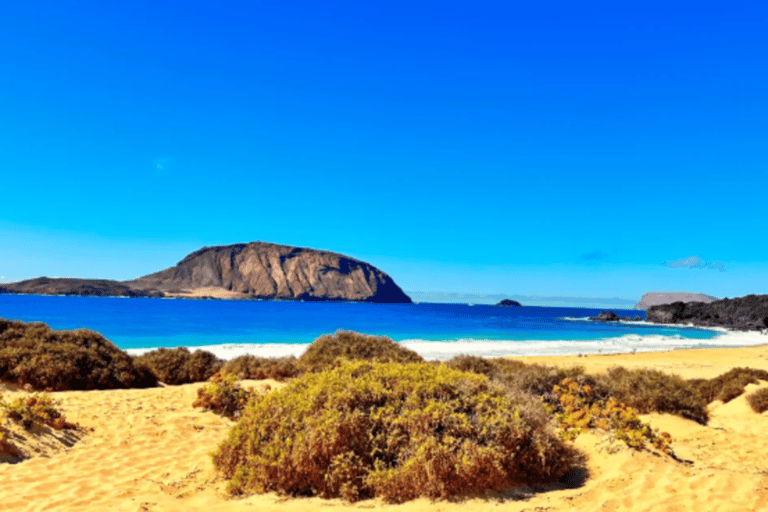 La Graciosa: North Island 4x4 Tour with Beach Stops