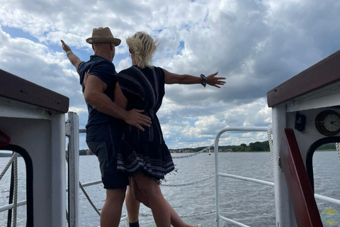 Estocolmo: Passeio de barco guiado pelo Arquipélago de Vaxholm