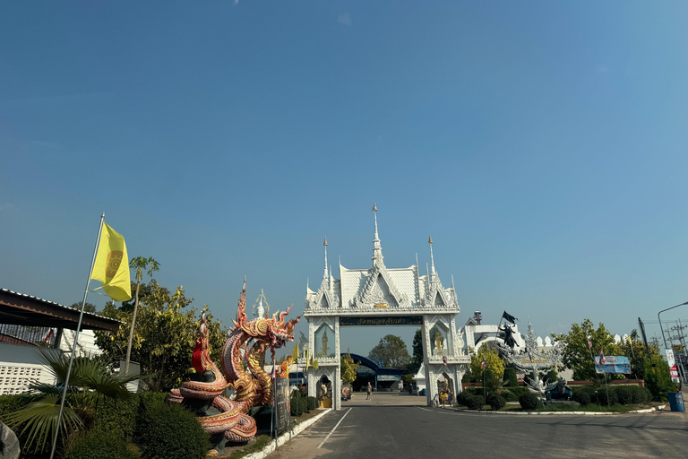 Pattaya: Pattaya Temples, Long Neck Tribe, and Lunch Tour
