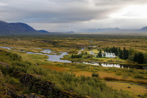 From Reykjavik: Golden Circle Tour with Gullfoss and Geysir