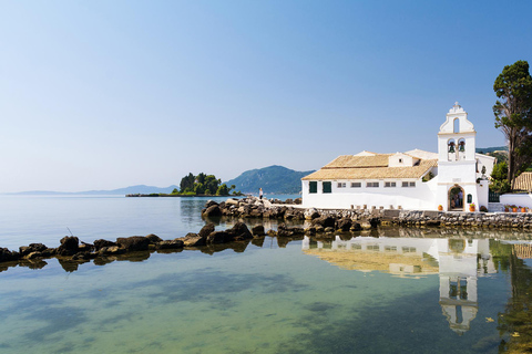 Corfu: Viagem de ônibus para Pontikonisi, Mon Repos Achilleion e nataçãoViagem de 1 dia em ônibus pela costa sudoeste de Corfu