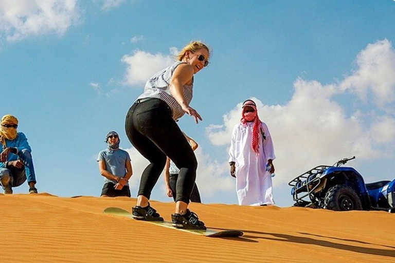 Safari por el desierto de Doha: Conducción en dunas, paseo en camello y Sandboarding